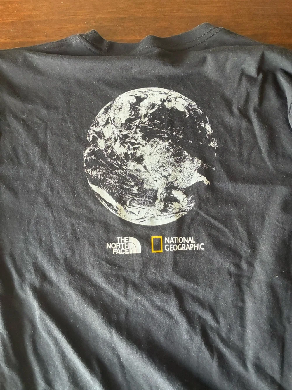 The North Face x National Geographic mens S Black Long Sleeve Logo Tee Recycled